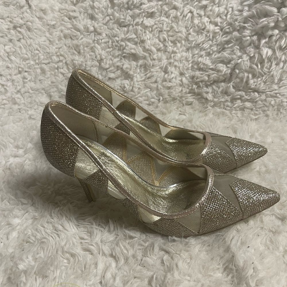Adrianna Papell Gold glitter nude cut out slip on heels leather soles SZ7.5M